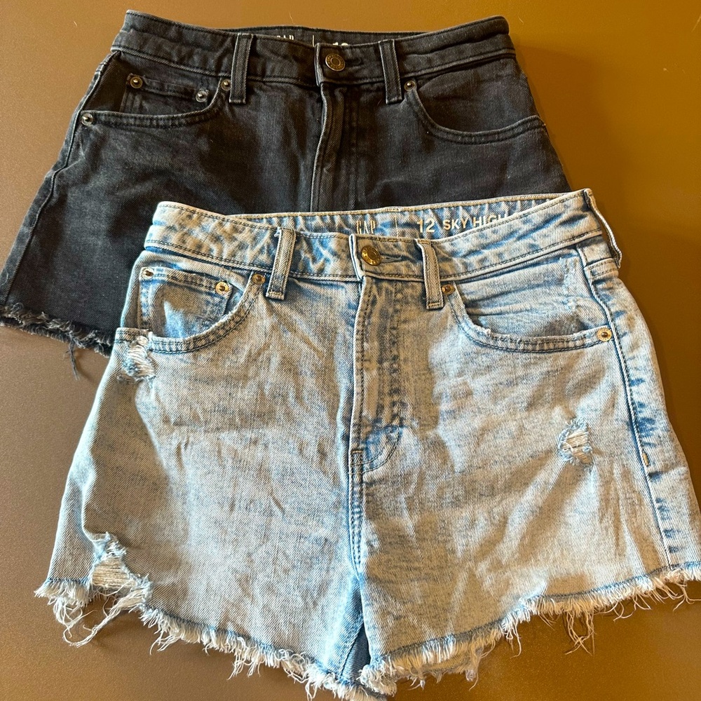 Two pairs Gap Teen Short
